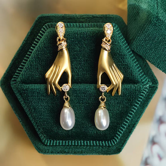 Graceful Hand Perle Boucles d'Oreilles