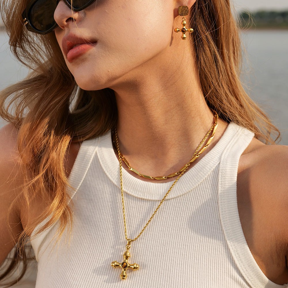 Della Or Collier