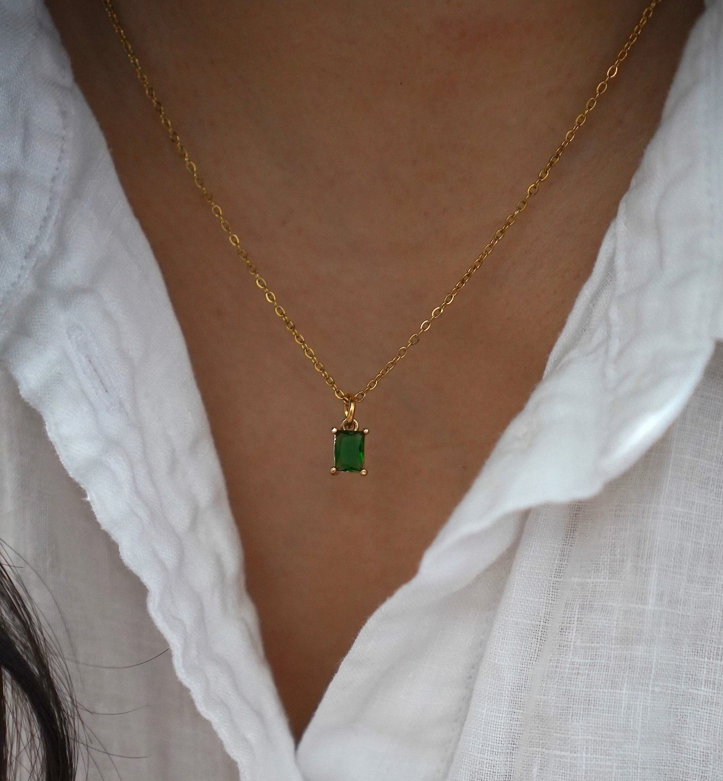 Emi Vert Collier